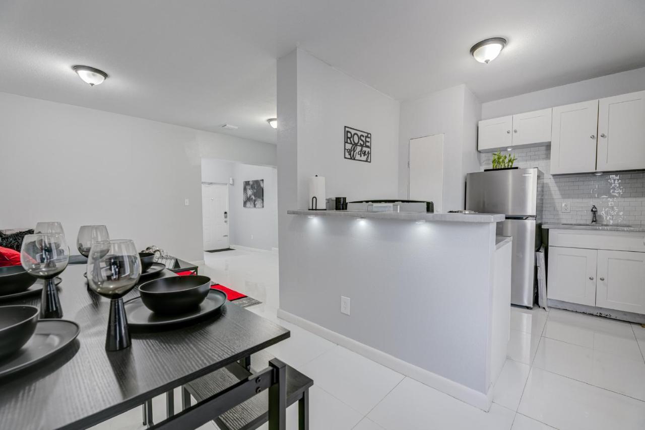 Deco Drive Miami • Near Hard Rock Stadium • South Beach • Wynwood Екстер'єр фото