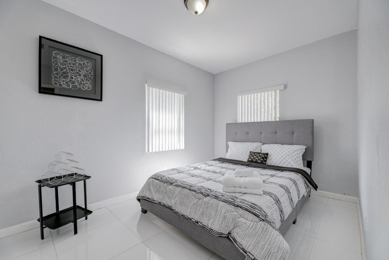 Deco Drive Miami • Near Hard Rock Stadium • South Beach • Wynwood Екстер'єр фото