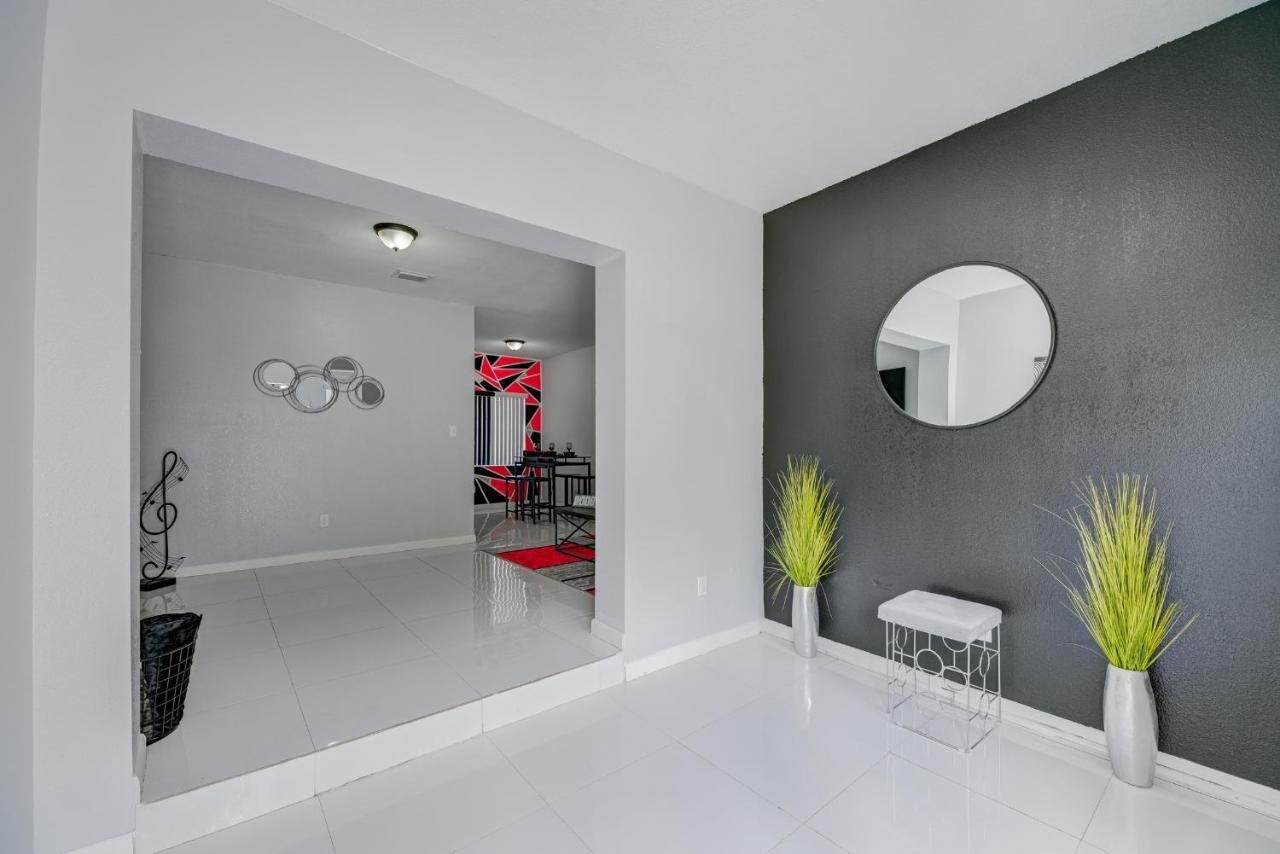 Deco Drive Miami • Near Hard Rock Stadium • South Beach • Wynwood Екстер'єр фото