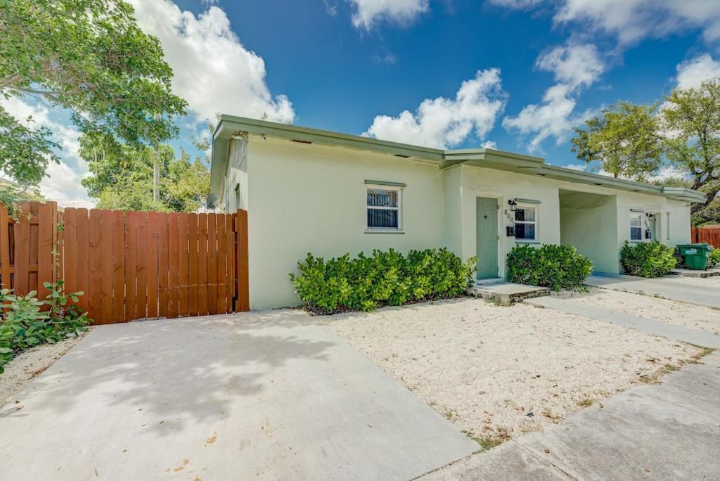 Deco Drive Miami • Near Hard Rock Stadium • South Beach • Wynwood Екстер'єр фото